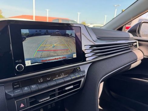 Used 2025 Toyota Camry LE image 13