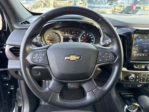 Used 2022 Chevrolet Traverse LT image 28