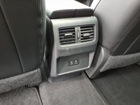 Used 2023 Nissan Rogue SV w/ SV Premium Package image 32