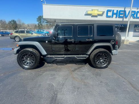 Used 2018 Jeep Wrangler Unlimited Sport S image 2
