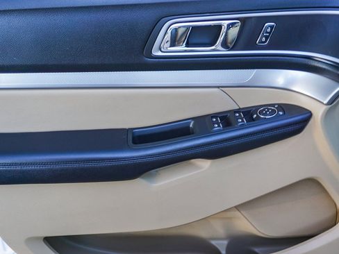 Used 2017 Ford Explorer XLT w/ Equipment Group 202A image 19