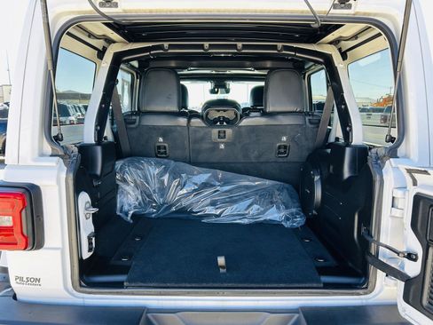 Used 2023 Jeep Wrangler Unlimited Rubicon w/ Xtreme 35 Tire Package image 31