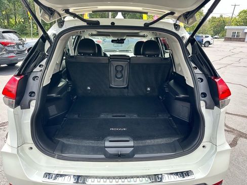 Used 2017 Nissan Rogue SL image 9