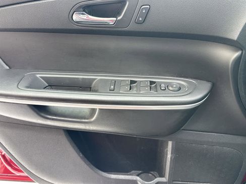 Used 2012 GMC Acadia SLE image 20