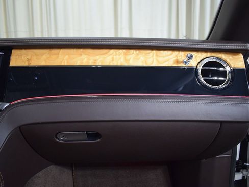 Used 2020 Bentley Continental GT image 23