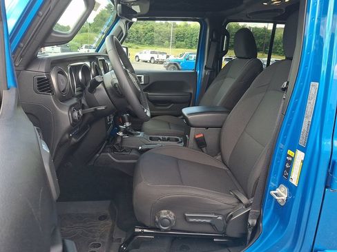 Used 2023 Jeep Wrangler Unlimited w/ Cold Weather Group AWD/4WD image 13