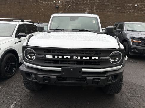 Used 2023 Ford Bronco Black Diamond w/ Sasquatch Package image 3