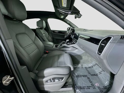 Used 2021 Porsche Cayenne Coupe image 31