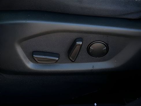 Used 2019 Ford Explorer XLT w/ Class III Trailer Tow Package image 17