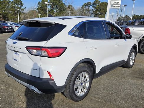 Used 2020 Ford Escape SE image 13