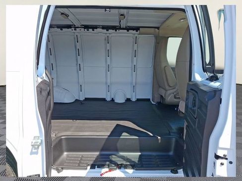 New 2026 GMC Savana 2500 w/ Driver Convenience Package RWD image 5