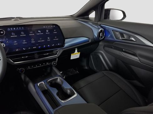 New 2026 Chevrolet Equinox EV LT image 21