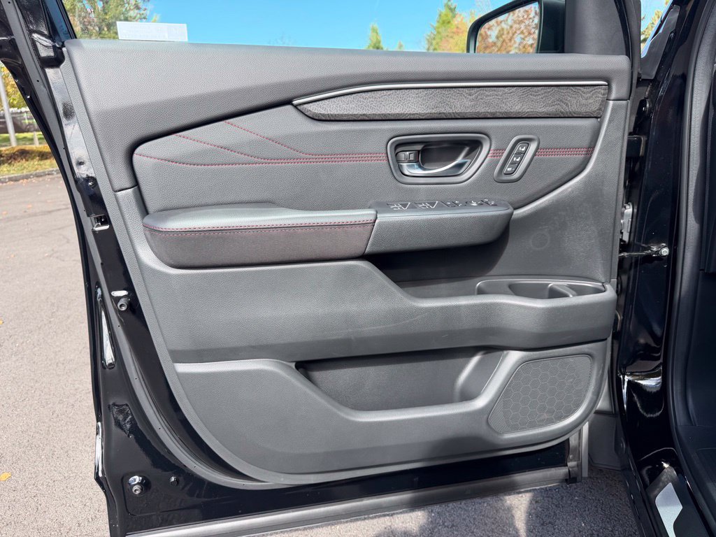 New 2026 Honda Pilot Black Edition image 11