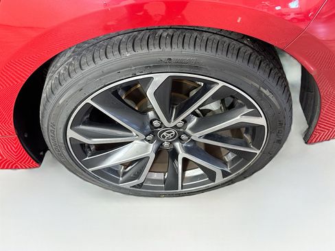 Used 2020 Toyota Corolla SE w/ SE Premium Package image 11