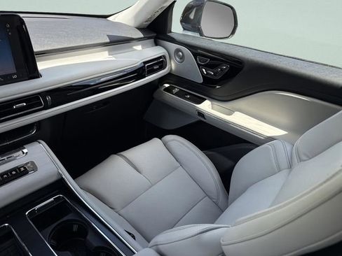New 2026 Lincoln Aviator Reserve AWD/4WD image 26