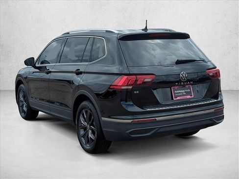 Used 2023 Volkswagen Tiguan SE FWD image 9
