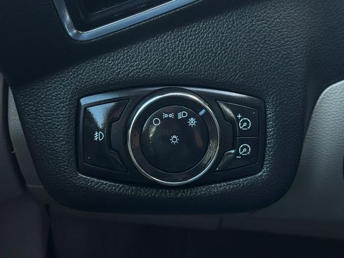 Used 2013 Ford C-MAX SEL image 33