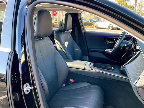 Used 2024 Mercedes-Benz E 350 4MATIC Sedan image 9