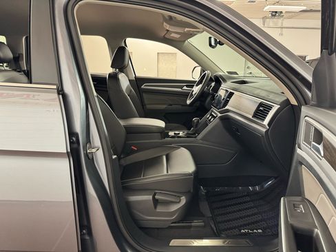 Used 2023 Volkswagen Atlas SE image 39