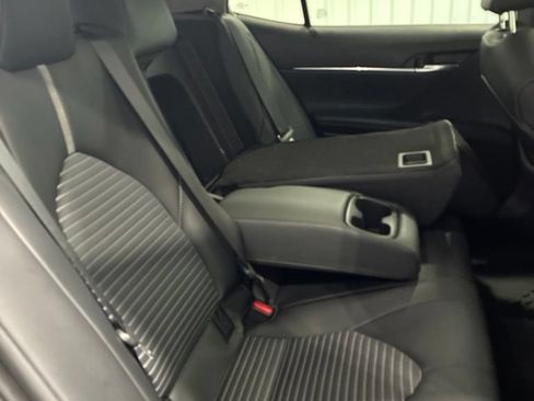 Used 2024 Toyota Camry SE w/ Cold Weather Package FWD image 39