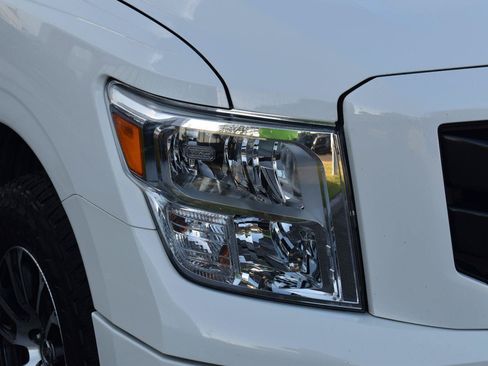 Used 2021 Nissan Titan SV w/ SV Convenience Package AWD/4WD image 20