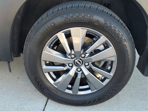 Used 2023 Nissan Pathfinder SV image 11