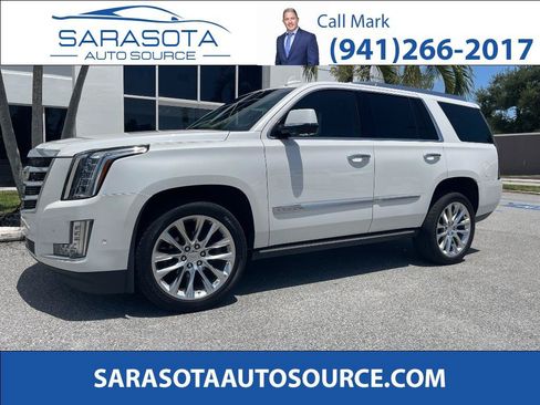 Used 2019 Cadillac Escalade Premium Luxury RWD image 2