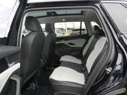 New 2026 Volkswagen Tiguan SE AWD/4WD image 9