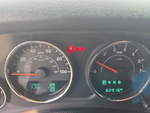 Used 2017 Jeep Wrangler Unlimited Sahara w/ Max Tow Package image 30