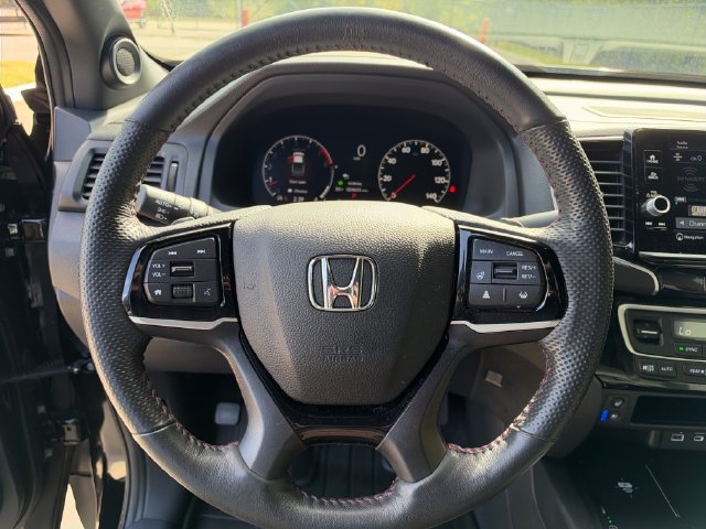 Certified 2024 Honda Ridgeline Black Edition image 17