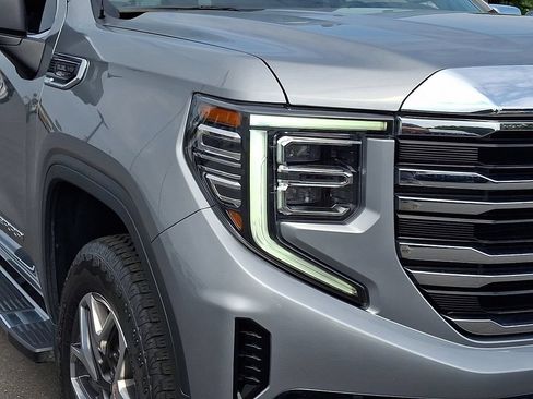 Used 2024 GMC Sierra 1500 SLT w/ SLT Premium Plus Package AWD/4WD image 10