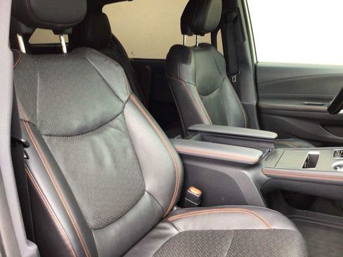 Used 2024 Toyota Sienna XSE FWD image 27