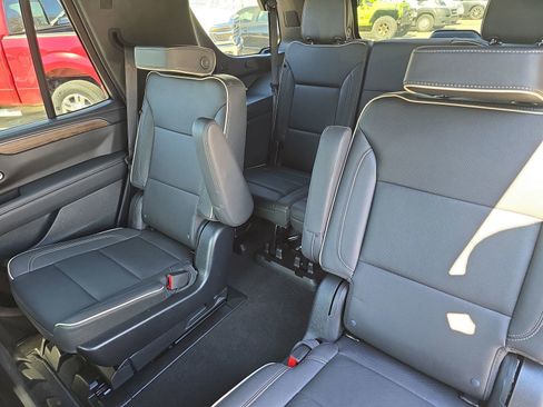 Used 2023 Chevrolet Tahoe Premier image 16