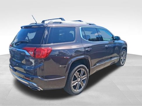 Used 2018 GMC Acadia Denali w/ Technology Package FWD image 5