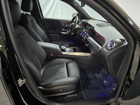 Certified 2023 Mercedes-Benz EQB 300 4MATIC image 11