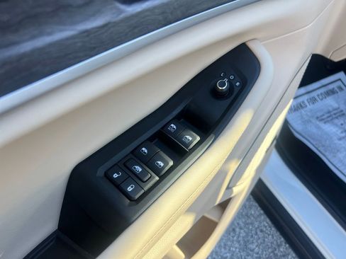 Used 2022 Jeep Grand Cherokee L Limited image 12