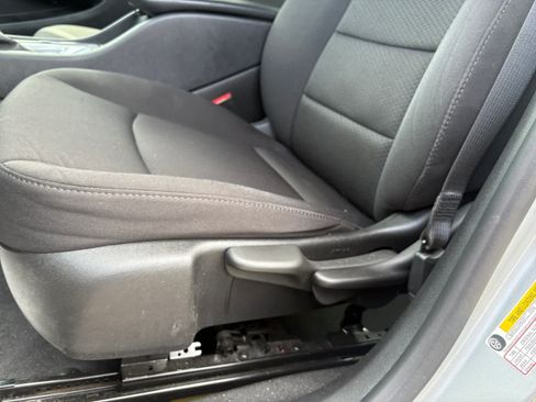 Used 2021 Chevrolet Malibu LS FWD image 34
