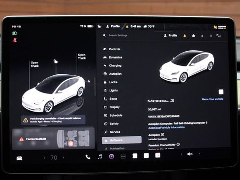 Used 2022 Tesla Model 3 Standard Range image 24