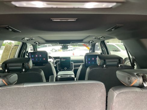 Used 2026 GMC Yukon AT4 w/ AT4 Premium Plus Package AWD/4WD image 23