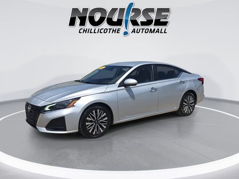 Used 2023 Nissan Altima 2.5 SV FWD image 4