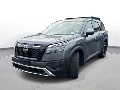 Used 2025 Nissan Pathfinder Rock Creek AWD/4WD image 2