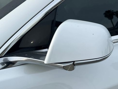 Used 2018 Tesla Model 3 Mid Range image 9