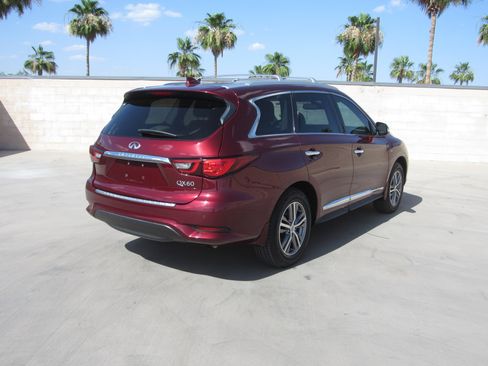 Used 2020 INFINITI QX60 Luxe w/ Essential Package FWD image 5