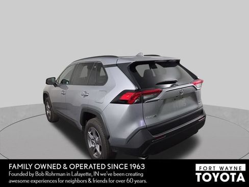 Used 2025 Toyota RAV4 XLE AWD/4WD image 9