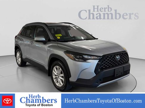 Used 2023 Toyota Corolla Cross LE w/ Moonroof Package AWD/4WD image 1