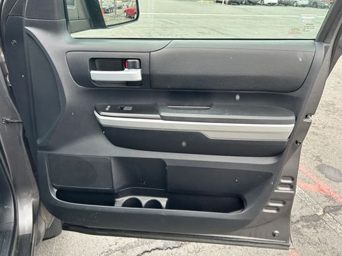 Used 2015 Toyota Tundra SR5 w/ SR5 Upgrade Package image 27