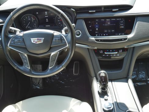 Certified 2022 Cadillac XT5 Sportv w/ Technology Package AWD/4WD image 16