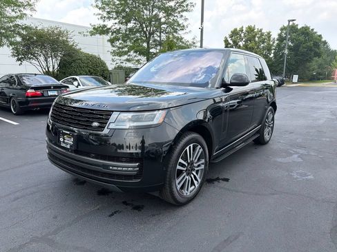 Used 2023 Land Rover Range Rover SE AWD/4WD image 1