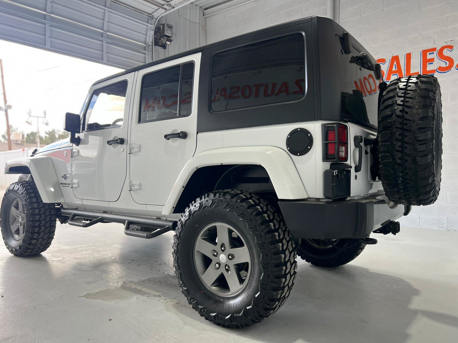Used 2015 Jeep Wrangler Unlimited Sport AWD/4WD image 3