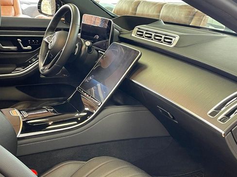Used 2022 Mercedes-Benz S 500 4MATIC w/ AMG Line Package image 28